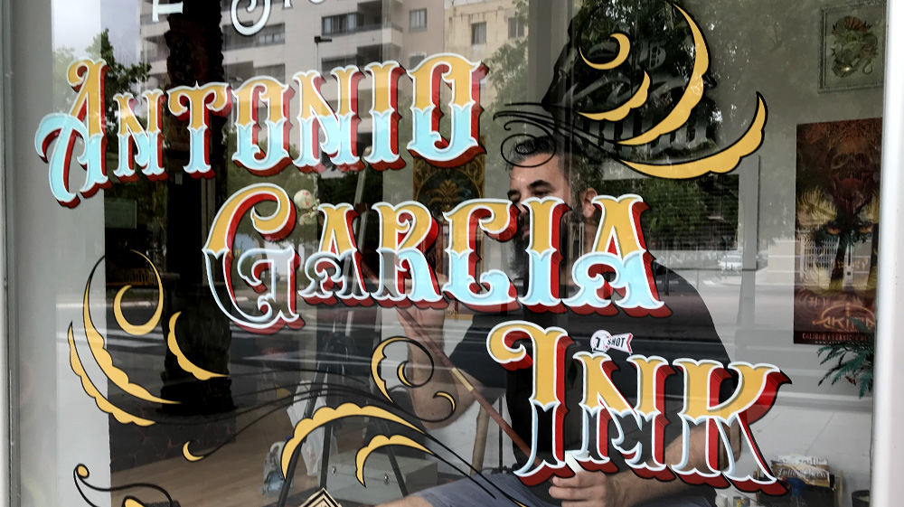 Signpainting-tattoo-studio-by-Cristian-Roldán-art