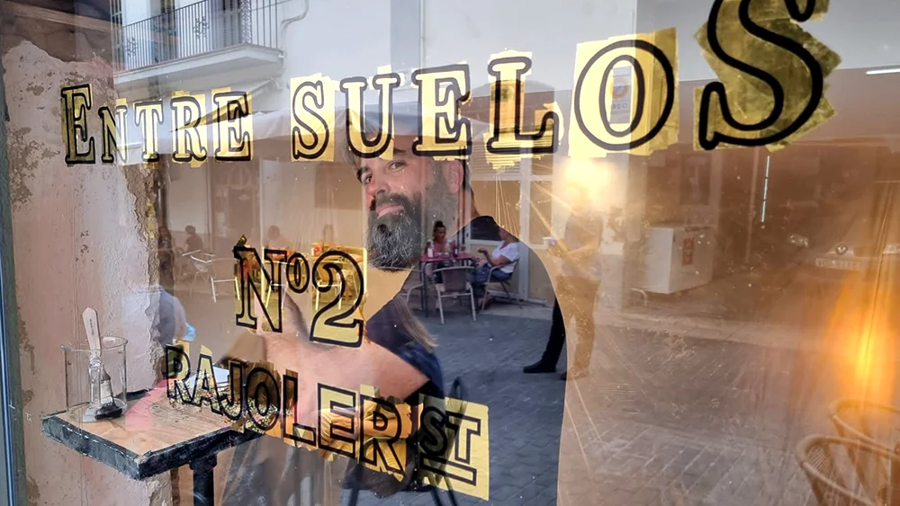 escaparate-inmobiliaria-de-lujo-pan-de-oro-cristianroldan-art