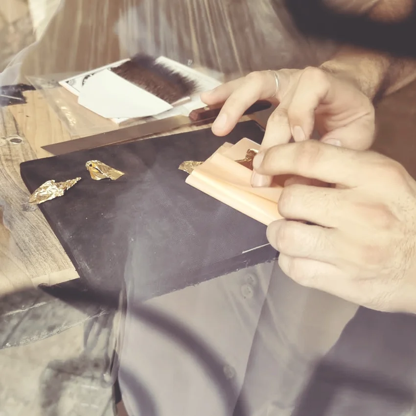 trabajando-con-pan-de-oro-cristian-roldan-art