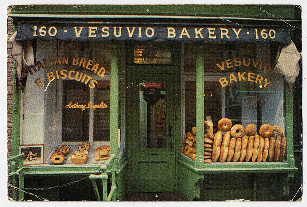 fachada-panaderia-antigua-rotulada-a-mano