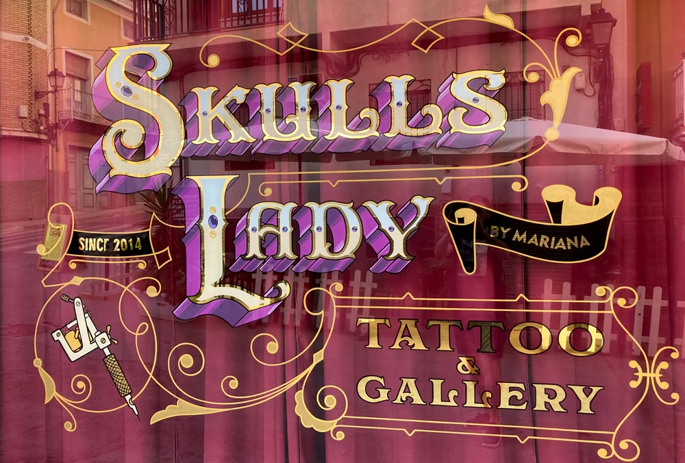 Tattoo-Lettering-Skulls-Lady-Gold-Leaf-Murcia-Spain