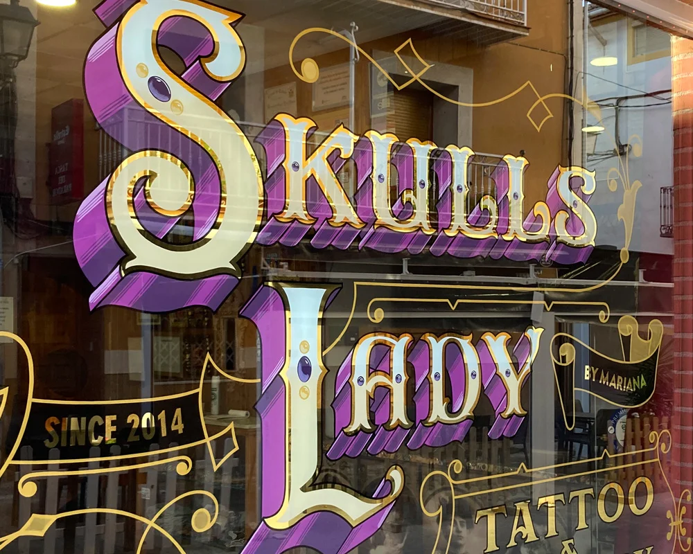 Tattoo-Lettering-Skulls-Lady-Gold-Leaf-signpainting-Murcia-Spain