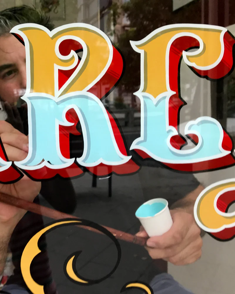 letras-pintadas-a-mano-Cristian-Roldan-Art-estudio-de-tatuaje-Elche