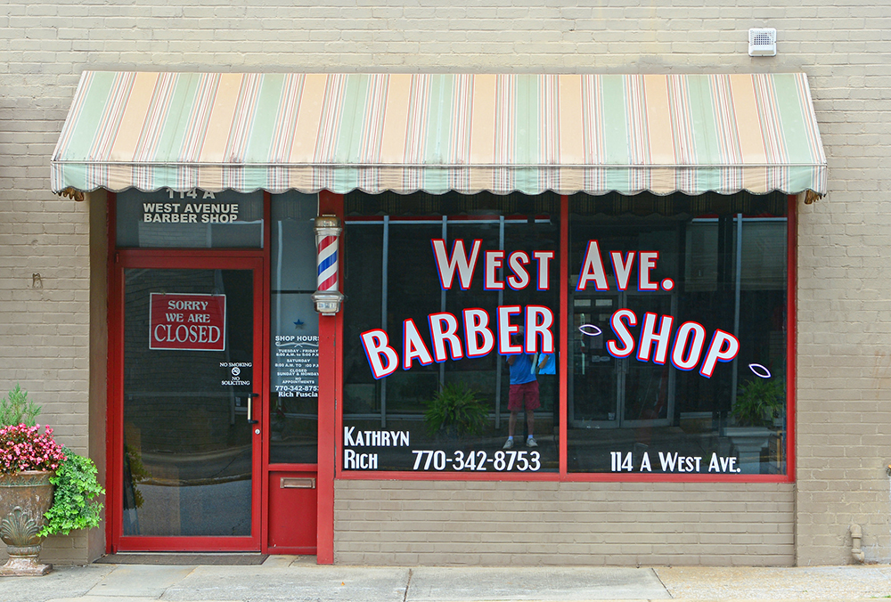 Barbería-con-Cristales-rotulados-a-mano