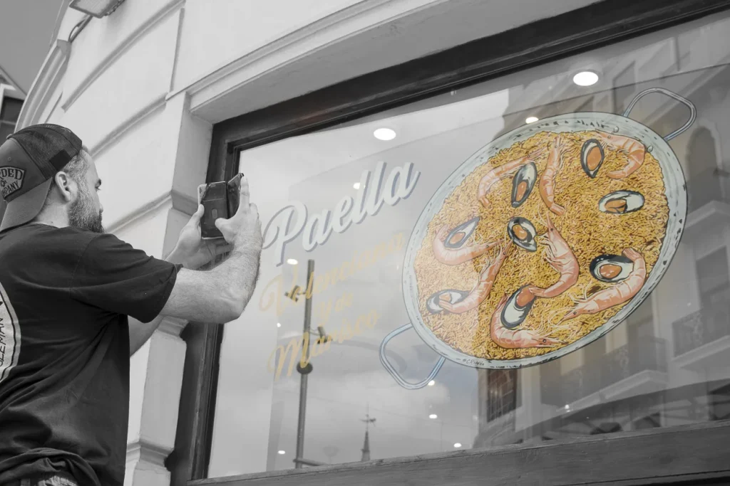 Paella Pintada a Mano Al inverso sobre vidrio Bar